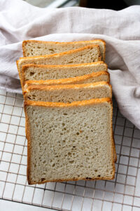 Read more about the article Toastbrot mit Sauerteig